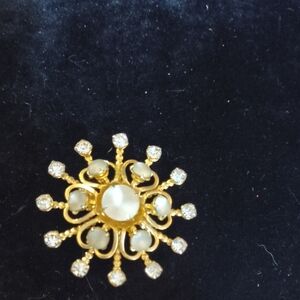 Elegant Gold and Silver Women's Brooch